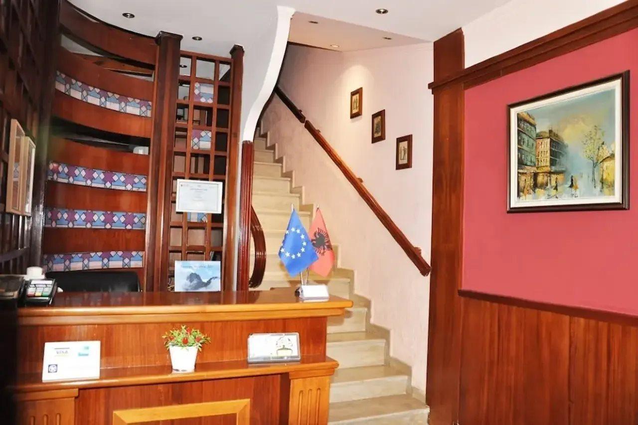 Lugano Hotel Tirana Extérieur photo