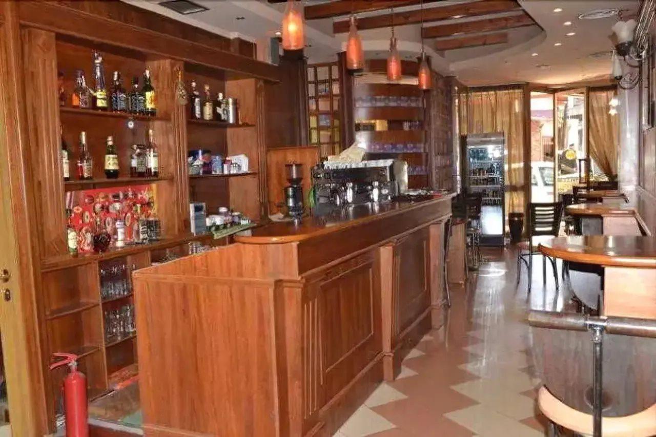 Lugano Hotel Tirana Extérieur photo