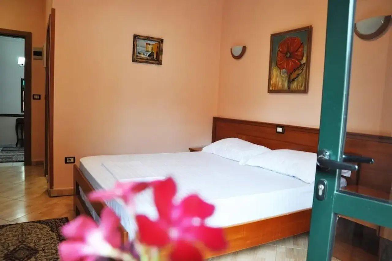 Lugano Hotel Tirana Extérieur photo