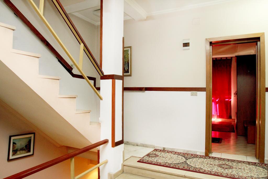 Lugano Hotel Tirana Extérieur photo