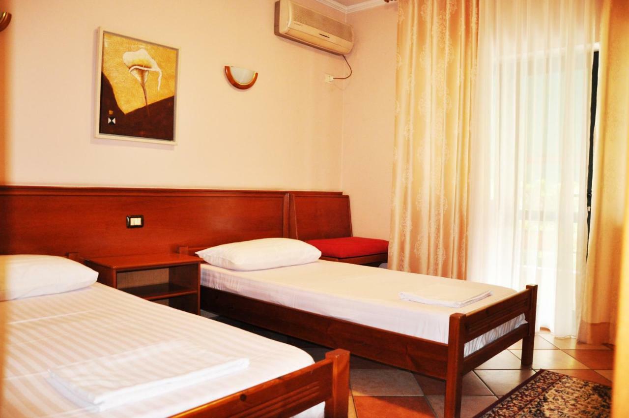 Lugano Hotel Tirana Extérieur photo